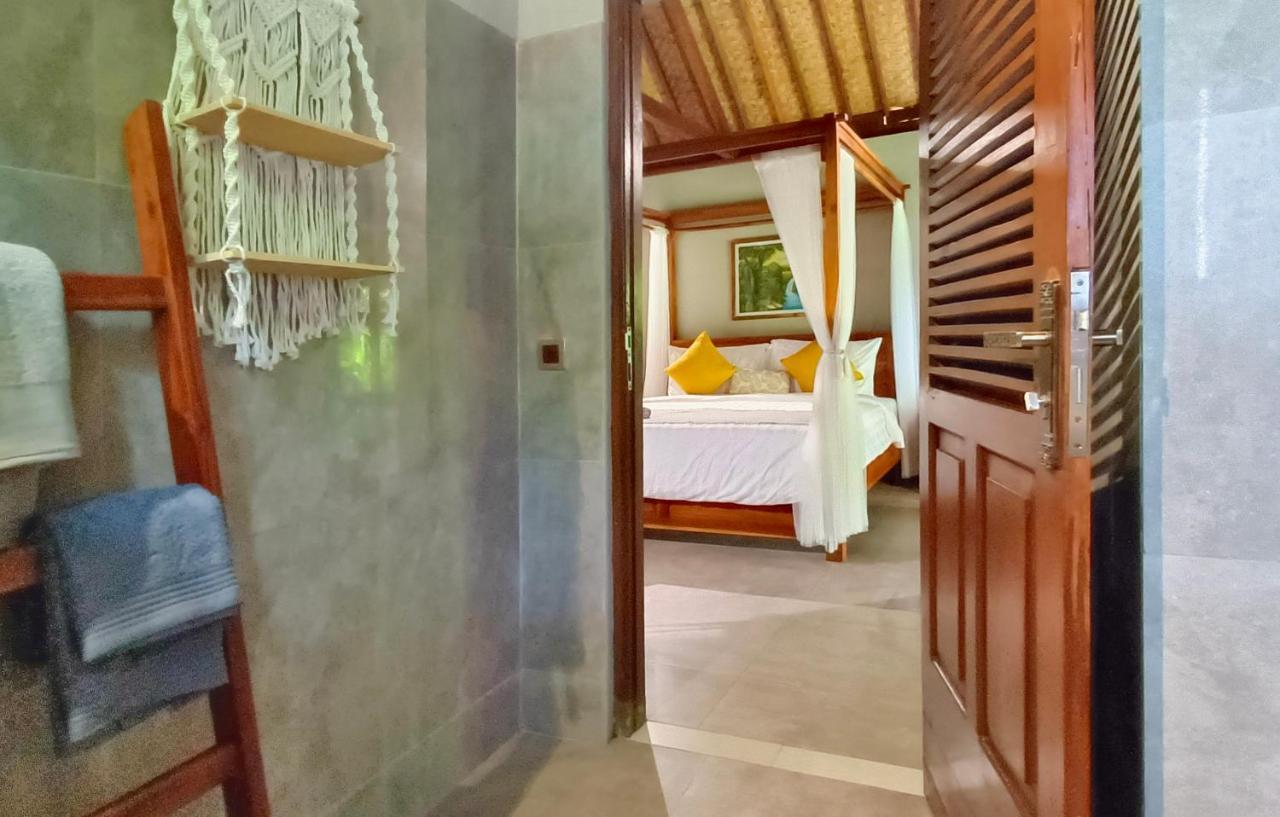 Отель Dalai Tropical Kuta  Экстерьер фото